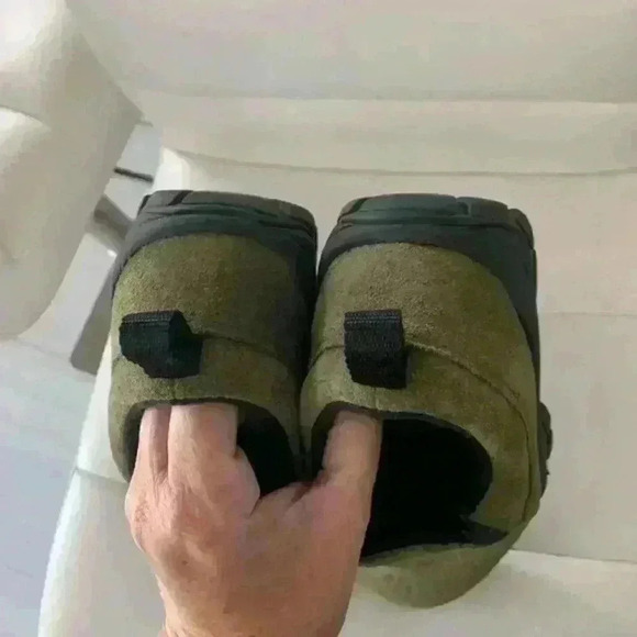 Lands End Women’s SZ 7 Olive Suede Slip On Mocs Hiking Shoe Excellent Condition - Picture 3 of 8